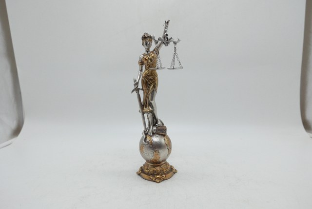 DAMA DE JUSTICIA 918004482TT