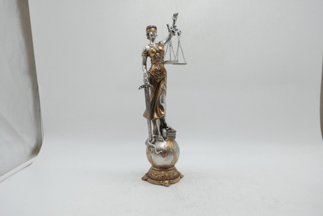 DAMA DE JUSTICIA 918004483TT